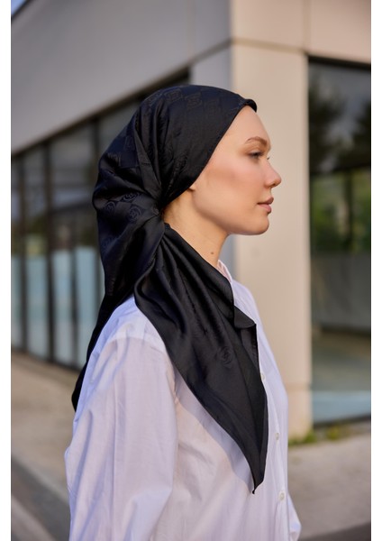 Siyah Dama Desenli Eşarp modelleri