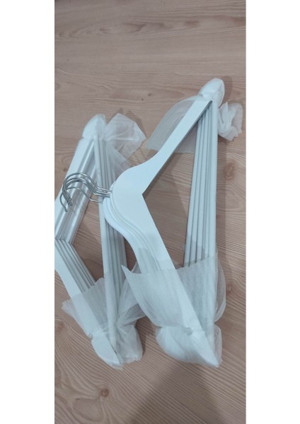 12 Adet Beyaz Ahşap Elbise Askısı, Şık ve Dayanıklı Kıyafet Düzenleyici Set modelleri