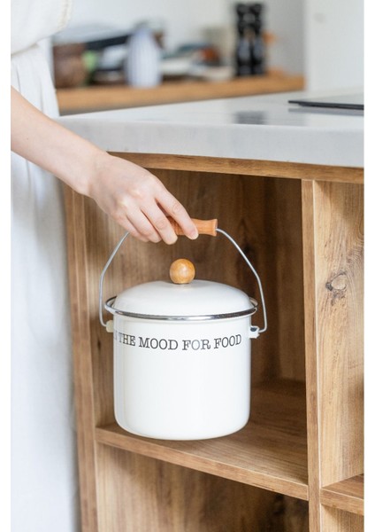 Emaye 18 cm Bakraç, Şık ve Dayanıklı Ev Kullanımı Için Ideal.