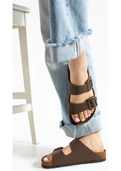 Fuga Comfort Kahve Unisex Tokalı Terlik – Ortopedik, Hafif, Kaymaz Taban fiyatları