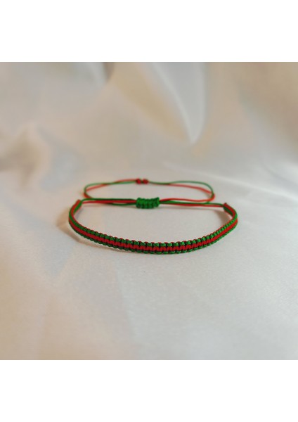 Karşıyaka Makrome Örgü Taraftar Bilekliği | El Yapımı, Kırmızı Yeşil Ayarlanabilir Unisex Spor Bileklik | Makrome Hediyelik Dayanıklı Spor Taraftar Aksesuarı | Karşıyaka Bileklik