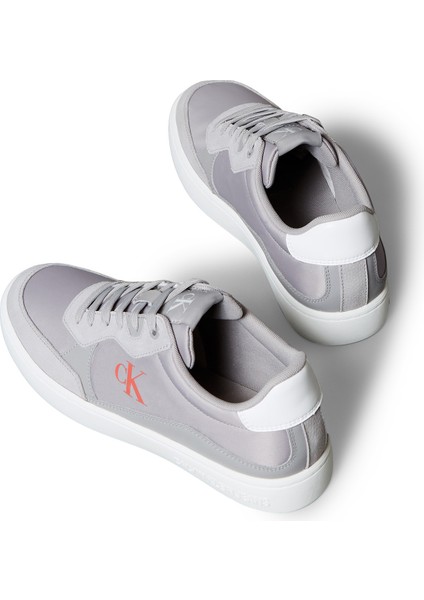 Sneaker indirimleri