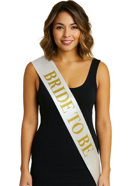 Beyaz Saten Üzerine Kalın Altın Yazılı Bride To Be Kuşağı