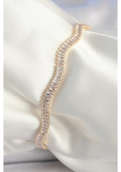 Pirinç Gold Renk Su Yolu Zirkon Taşlı Model Kadın Bileklik