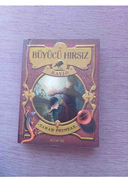 Buyucu Hırsız Sarah Prıneas. 2011 Basim. 300 Sayfa Cok Temiz Kondisyonda