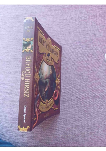 Buyucu Hırsız Sarah Prıneas. 2011 Basim. 300 Sayfa Cok Temiz Kondisyonda fiyatları