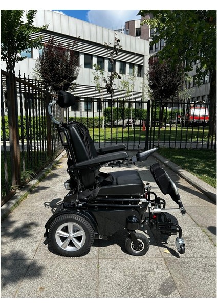 P302 Ultra Lüks Ayağakaldıran Akülü Tekerlekli Sandalye fiyatları
