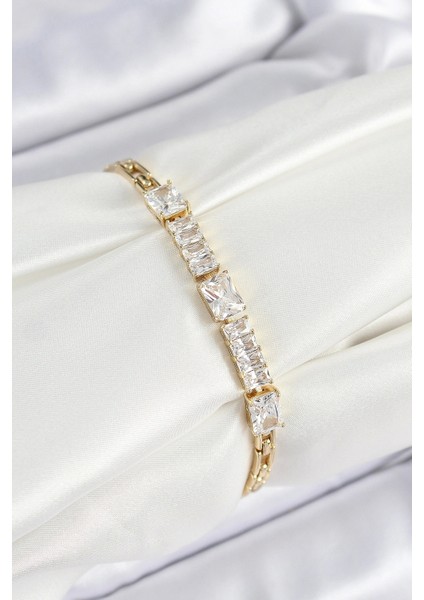 Xuping Pirinç Parçalı Su Yolu Model Gold Renk Kadın Bileklik