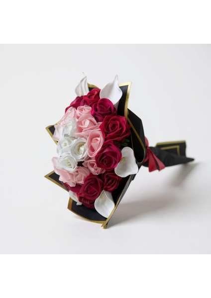 Şık ve Zarif Yapay Gül Buketi