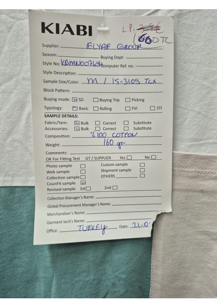 Renk Bloklu Oversize Tişört – Beyaz & Mint Yeşili Cep Detaylı modelleri