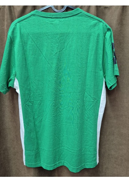 Yeşil V Yaka Tişört – 125. Yıl Özel Baskılı fiyatları