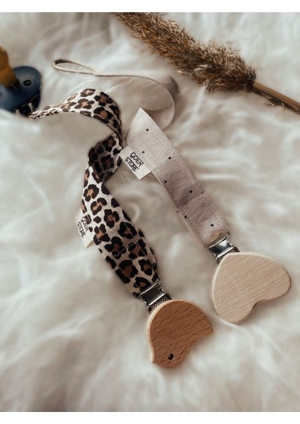 2' Li Doğal Ahşap Kuş-Kalp Leopar Desenli Pamuk Kumaş Bebek Emzik Askı Set fırsatları