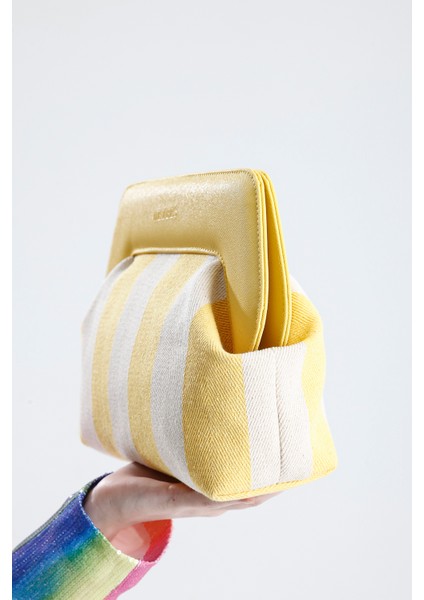Kadın Sarı Çizgi Desenli Kanvas Clutch El Çantası