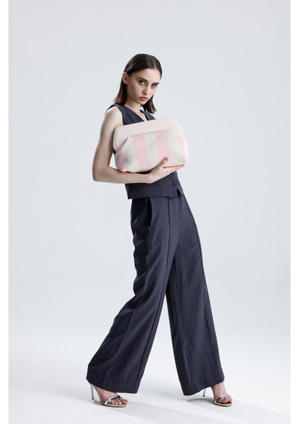 Kadın Pembe Çizgi Desenli Kanvas Clutch El Çantası fiyatları