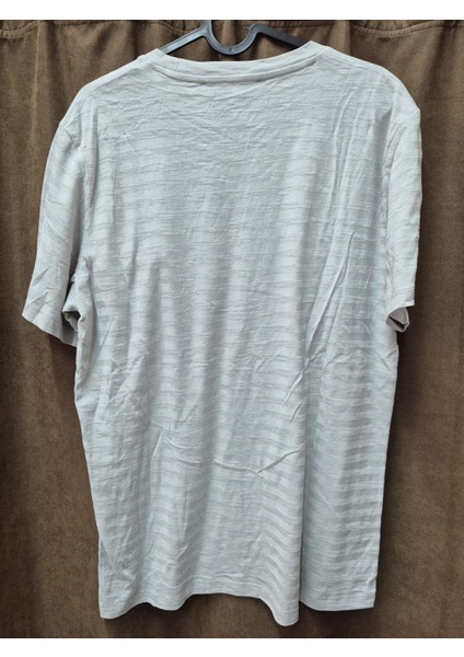 Açık Gri Dokulu Tişört - Çizgi Desenli fiyatları