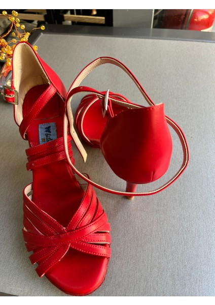 Kırmızı Deri 8,5 cm 11 Pont Çok Bantlı Model Tango, Dans ve Salon Ayakkabısı fiyatları