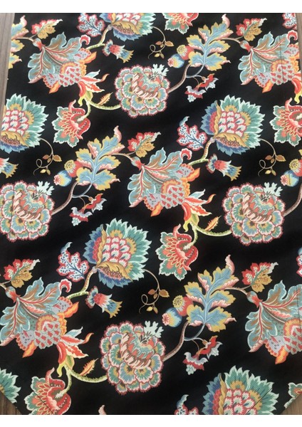 Siyah Zemin Üzeri Çiçek Desenli Runner modelleri