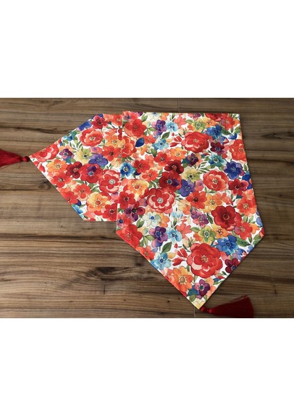 Kırmızı Mavi Sarı Çiçek Desenli Runner