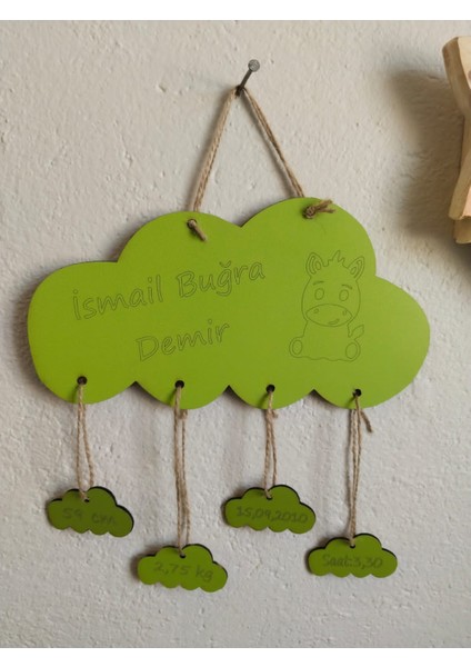 Kişiye Özel Ahşap Bulut Doğum Panosu – Bebek Odası Dekorasyon ve Hatıra Tablosu (Mavi/pembe Seçenekli, 28X15 cm