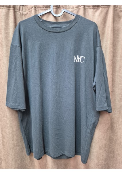 Nyc Baskılı Gri Oversize Tişört – Minimal Tasarım
