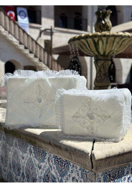 Şık 2'li Saten Tüllü Bohça, Nişan ve Gelin Damat Hediye Seti, Krem Renk.