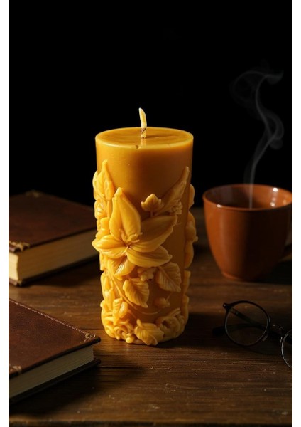 Hediyelik Kabartma Zambak Çiçeği Figürlü Doğal Balmumu Mum