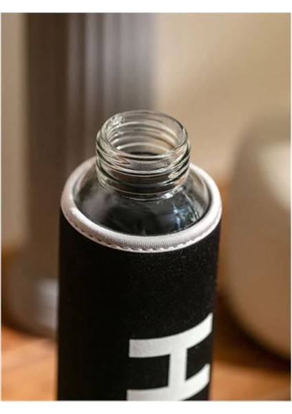 Şık Siyah 750 ml Kılıflı Cam Matara, Sağlam ve Hafif Tasarım fiyatları