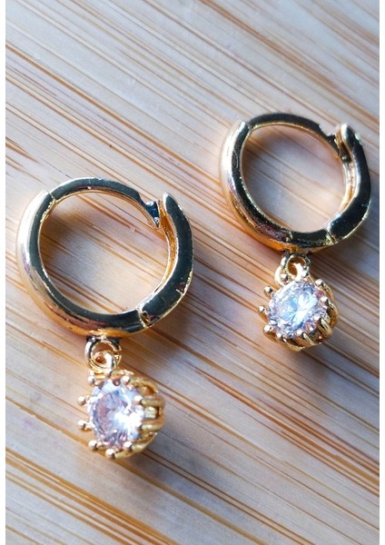 Gold Renk Lüks Gösterişli Figürlü Küpe fiyatları