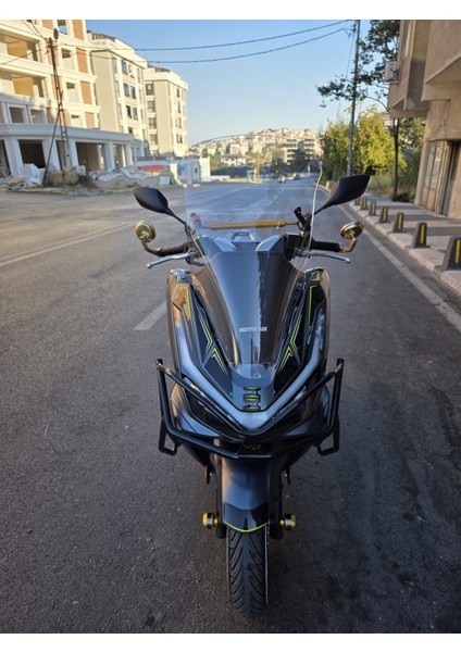 Honda Pcx Siperlik Ön Cam 2025 Model 66CM Şeffaf Renkli 4mm