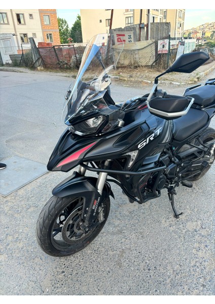 Qj Srt 900 Siperlik Ön Cam 2023-2025 Model 61CM Şeffaf Renkli 4mm Uzun Cam