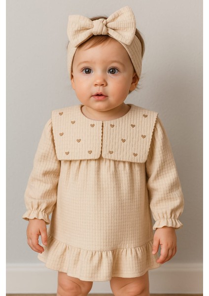 Kız Bebek Kalp Nakışlı Yakalı Bandanalı Elbise