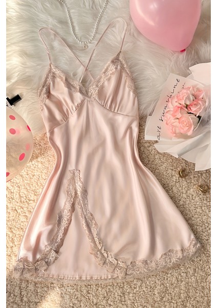 Dantel Büzgü Detaylı Yırtmaçlı Saten Gecelik indirimleri