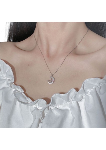 Kelebek Ay Kolye Kızlar Hafif Lüks 2025 Yeni Ay Köprücük Zinciri Paslanmaz Çelik Zincir (Yurt Dışından)