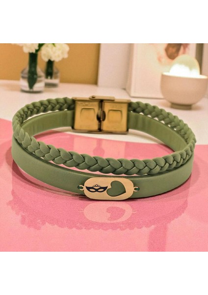 14 Ayar Plakalı Altın Bal Maske Temalı Zeytin Yeşili Derili Kalp Motifli Hediye BILEKLIK-556SEMBOL fiyatları