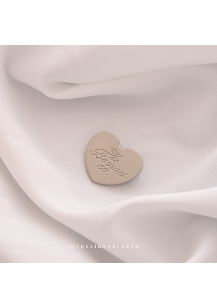 Yeni Broş Hafif Lüks Basit Mizaç Sabit Giysi Pin Takım Elbise Kolye Bilezik Şapkalar Sınıf Giyim Aksesuarları (Yurt Dışından)