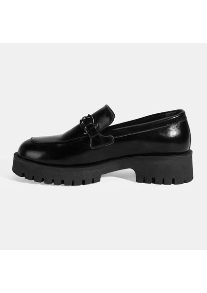 Kadın Siyah Metal Aksesuarlı Rugan Loafer modelleri