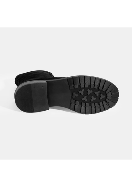 Kadın Siyah Bağcık Detaylı Süet Bot fırsatları