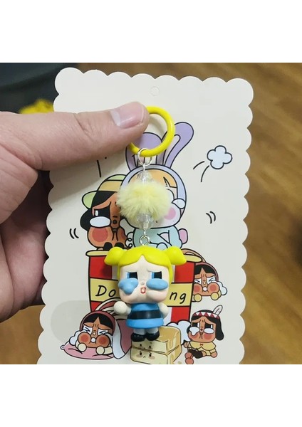 Orijinal Crybaby Crying Baby Flying Little Poliswoman Serisi Çanta Kolye Kolye Araba Keychain Tide Hediye Renk: Dark Haki (Yurt Dışından)