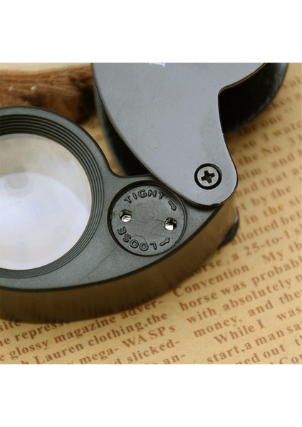 40X Mini Büyüteç Aydınlatmalı Büyüteç Cam Göz Kuyumcular LED Işıklar Taşınabilir Katlanır Büyüteç Mücevher Madeni Paralar Antika (Yurt Dışından)