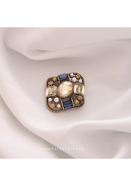 Yeni Broş Hafif Lüks Basit Mizaç Sabit Giysi Pin Takım Elbise Kolye Bilezik Şapkalar Sınıf Giyim Aksesuarları (Yurt Dışından)