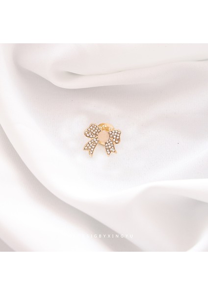 Yeni Broş Hafif Lüks Basit Mizaç Sabit Giysi Pin Takım Elbise Kolye Bilezik Şapkalar Sınıf Giyim Aksesuarları (Yurt Dışından)