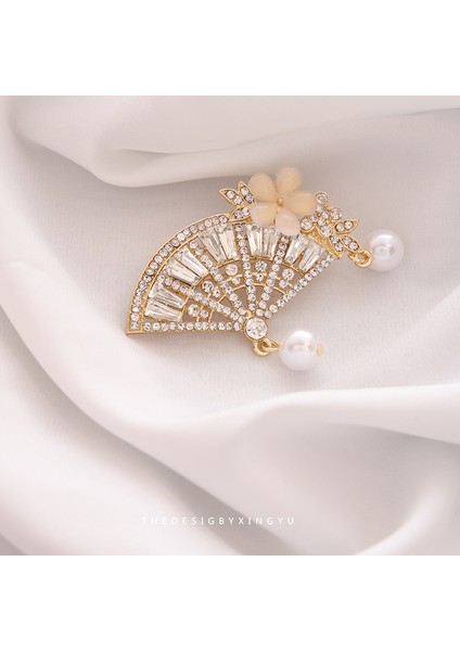 Yeni Broş Hafif Lüks Basit Mizaç Sabit Giysi Pin Takım Elbise Kolye Bilezik Şapkalar Sınıf Giyim Aksesuarları (Yurt Dışından)