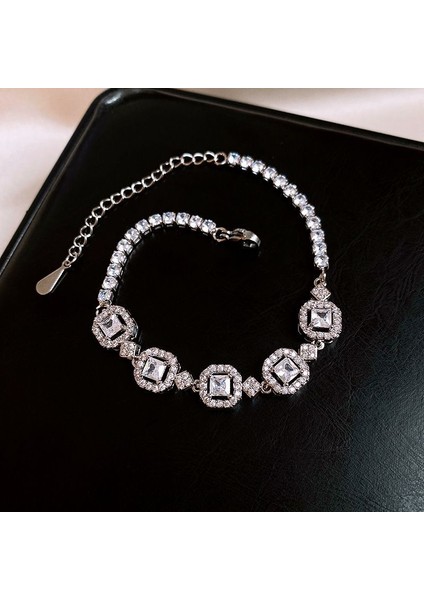 Yeni Zirkon Bilezik Süper Flaş Bilezik Mizaç Moda Broş Zarif Işık Lüks Kişilik Dekorasyon Broş Retro Moda Broş Sınıf Mücevher Ürünleri (Yurt Dışından)