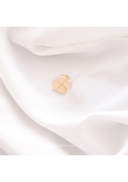 Yeni Broş Hafif Lüks Basit Mizaç Sabit Giysi Pin Takım Elbise Kolye Bilezik Şapkalar Sınıf Giyim Aksesuarları (Yurt Dışından)