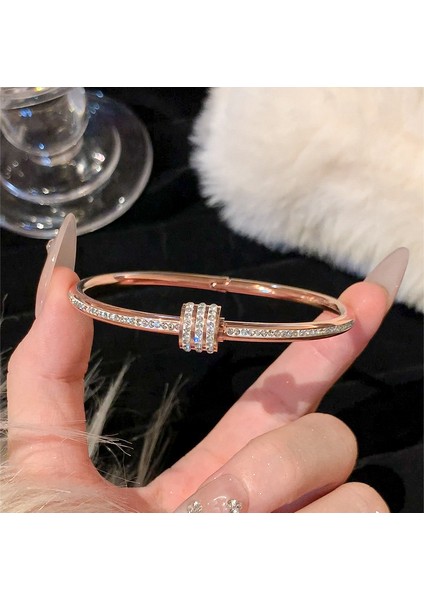 Yeni Zirkon Bilezik Süper Flaş Bilezik Mizaç Moda Broş Zarif Işık Lüks Kişilik Dekorasyon Broş Retro Moda Broş Sınıf Mücevher Ürünleri (Yurt Dışından)