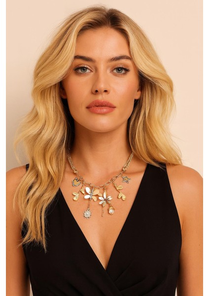 Metal Kelebek ve Çiçekli Çoklu Charmlı Kolye modelleri