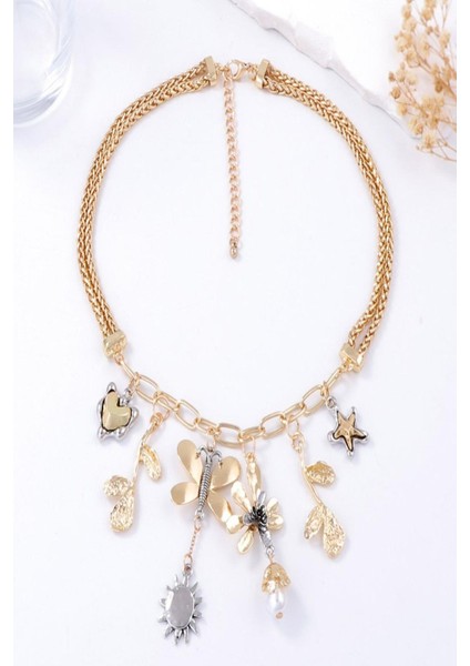 Metal Kelebek ve Çiçekli Çoklu Charmlı Kolye fırsatları