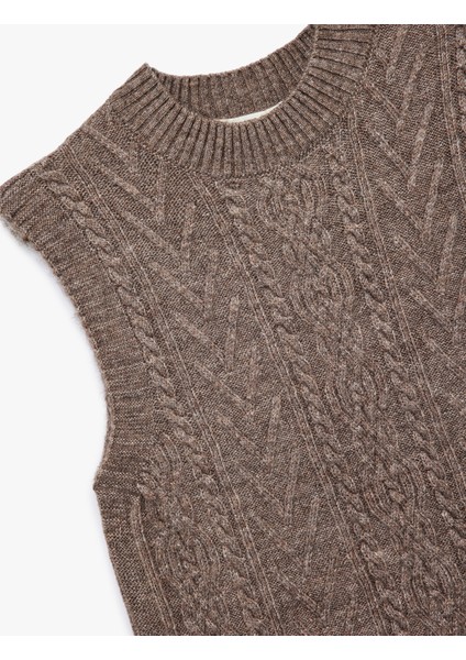 Kolsuz Dik Yaka Dokulu Triko Süveter modelleri