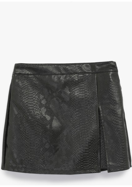 Slim Fit Yırtmaç Detaylı Yılan Derisi Dokulu Suni Deri Şort Etek modelleri