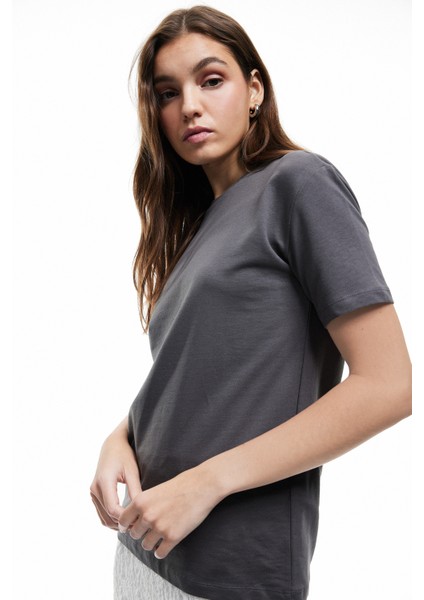 Kısa Kollu Bisiklet Yaka Pamuklu Basic Tişört fiyatları